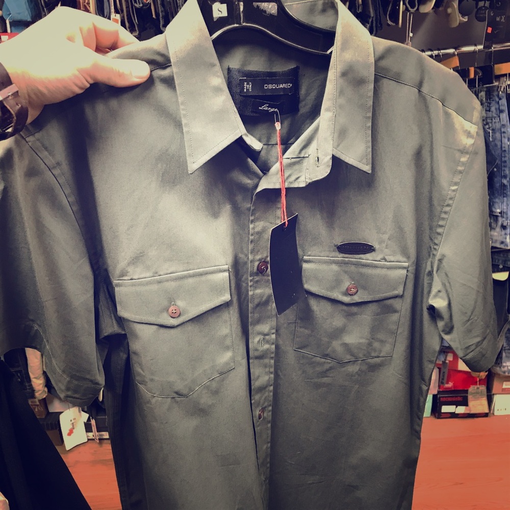Short sleeve button up